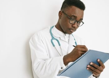 Les métiers de la santé : un passeport assuré pour étudier et travailler à l’étranger