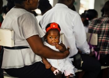Jeunes mamans étudiantes : comment partir avec un enfant à l’étranger